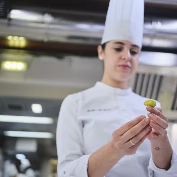 Alumna Preparando Pincho