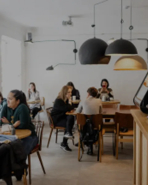 Atraer clientes a una cafetería